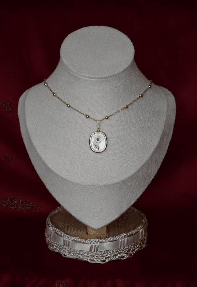 Collier Isalia